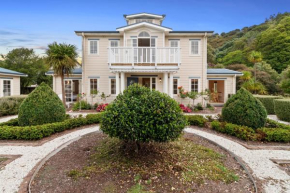 The Manor - Bowentown Holiday Home